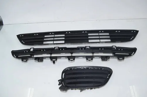 7338514 BMW X3 F25 Front grill