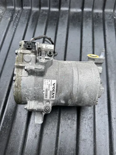31404240 Volvo S90, V90 Air conditioning (A/C) compressor (pump)