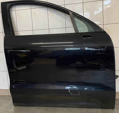 95B831022 Porsche Macan (95B) Front door