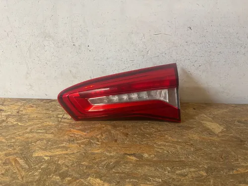 10092018 Ford Focus Rear/tail lights