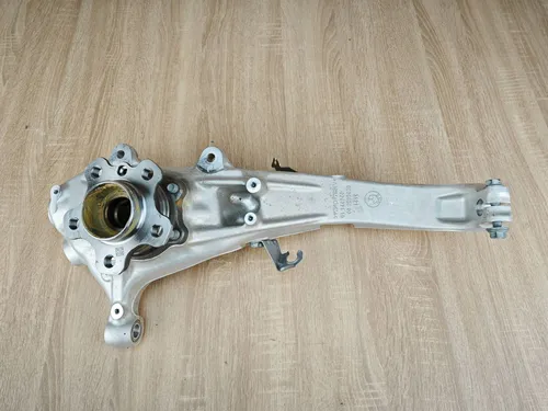 6876656 BMW X6 G06 Front wheel hub spindle knuckle