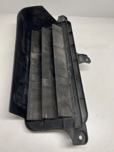 6294050030 Lexus LS 400 Quarter panel pressure vent
