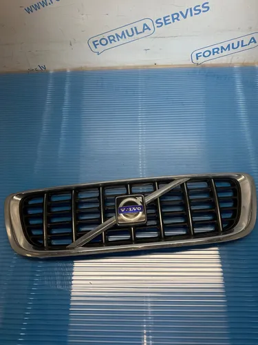 30678627 Volvo V70 Front bumper upper radiator grill