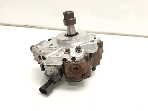 7788670 BMW X3 E83 Fuel injection high pressure pump