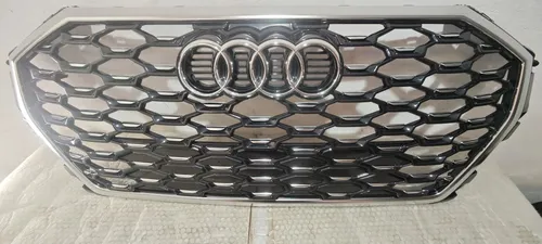 83F853651B Audi Q3 F3 Front grill