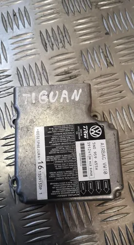 Volkswagen Tiguan Airbag control unit/module