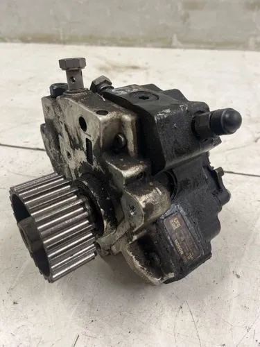Audi A8 S8 D3 4E Fuel injection high pressure pump
