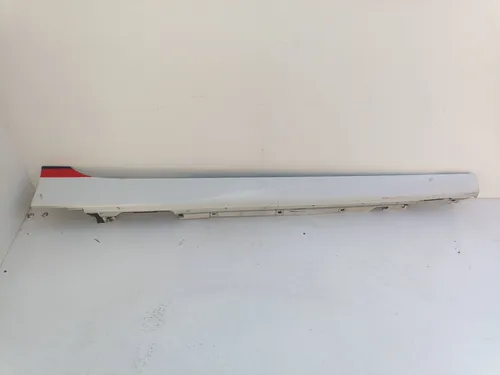 7318852 BMW 2 F46 Sill