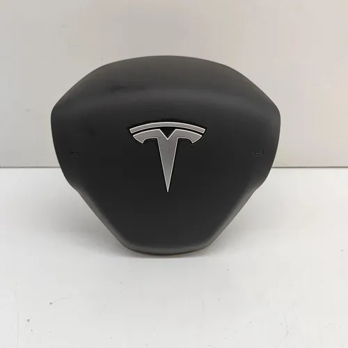 162661700A Tesla Model Y Steering wheel airbag