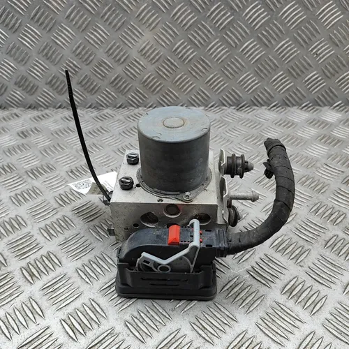 9J1614095R Porsche Taycan 9J1 ABS Pump