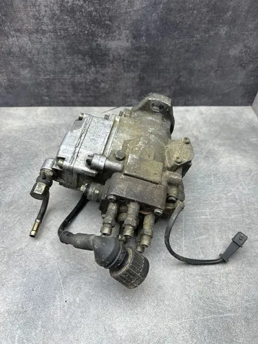 2464463270 BMW 5 E39 Fuel injection high pressure pump