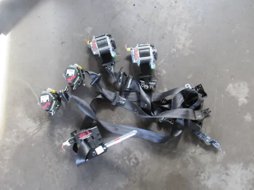 616157600 Volvo V60 Front seatbelt