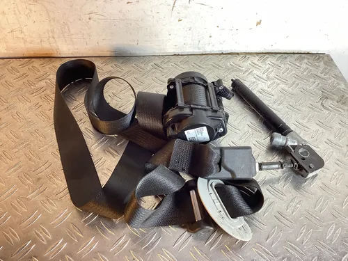 1493803E1C Tesla Model Y Front seatbelt