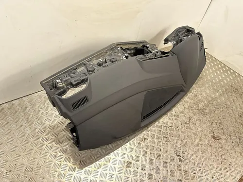 83B857033 Audi Q3 F3 Dashboard