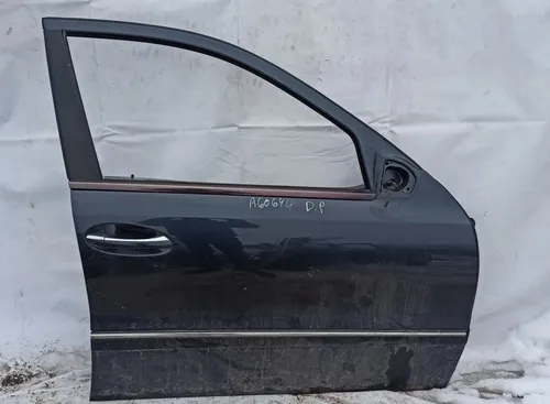 Melyna Mercedes-Benz E W211 Front door