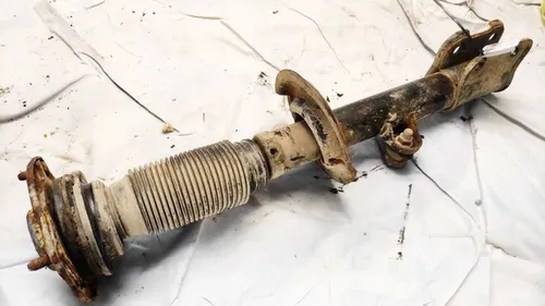 g8406rm11b17 KIA Sorento Front shock absorber/damper
