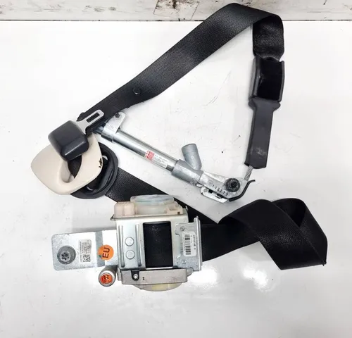 101878800A Tesla Model S Front seatbelt