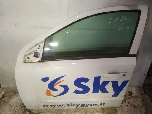 baltos Opel Astra H Front door