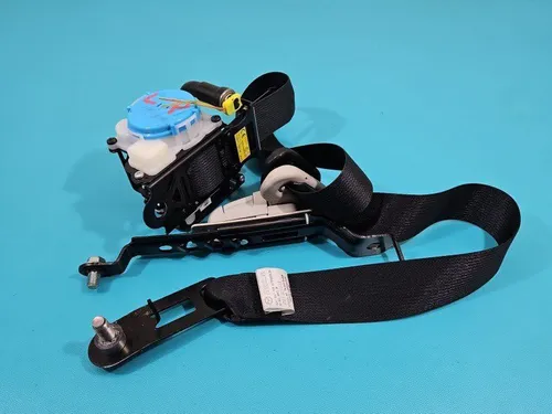0589-P1-000146 Mazda CX-5 Front seatbelt