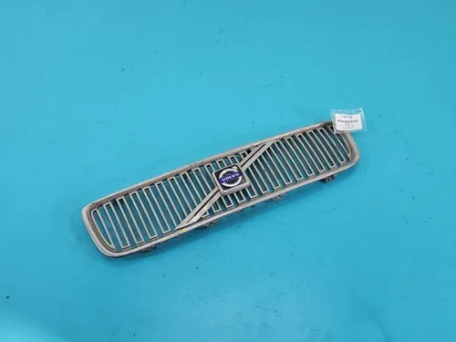 08693346 Volvo V70 Front bumper upper radiator grill