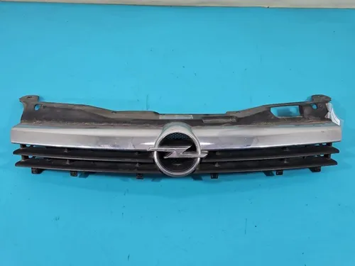 461088395 Opel Astra H Front bumper upper radiator grill