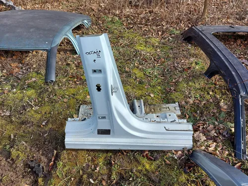 SKOOCTSLU70459287 Skoda Octavia Mk4 Sill
