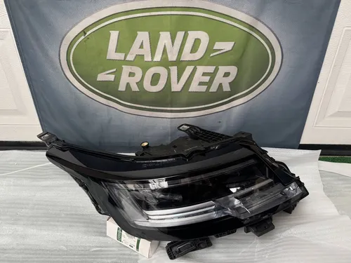 M8E213W029HK Land Rover Range Rover L460 Type LK Headlight/headlamp