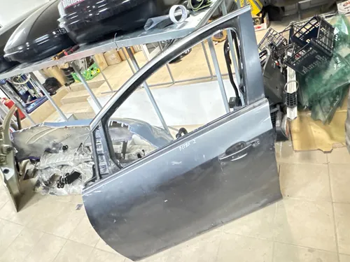 13270670 Opel Astra J Front door