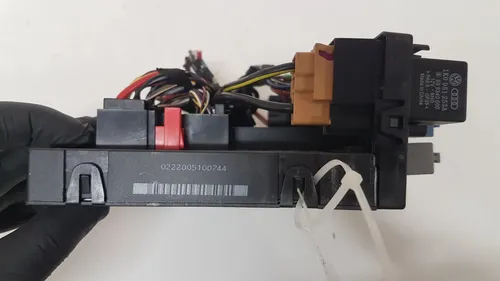 3C8937049E Volkswagen Golf V Comfort/convenience module