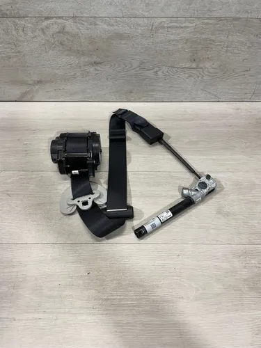 1105822C1H Tesla Model 3 Front seatbelt