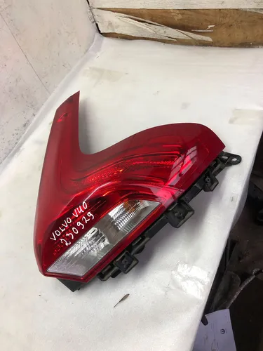 21220504 Volvo V40 Cross country Rear/tail lights