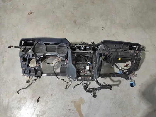 JR3T14401LG Ford Mustang VI Dashboard