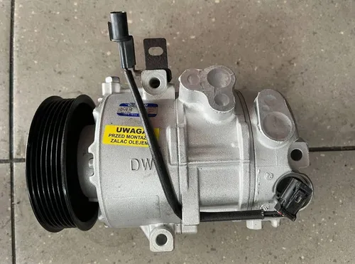 1037E-05300 Hyundai i40 Air conditioning (A/C) compressor (pump)