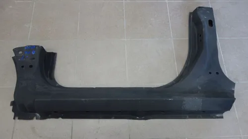 1553685 Ford Fiesta Sill