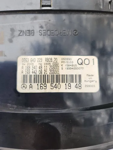 A1695401948 Mercedes-Benz B W245 Speedometer (instrument cluster)