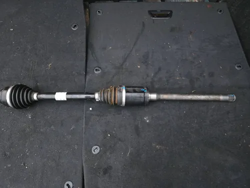 8486202 BMW X7 G07 Front driveshaft