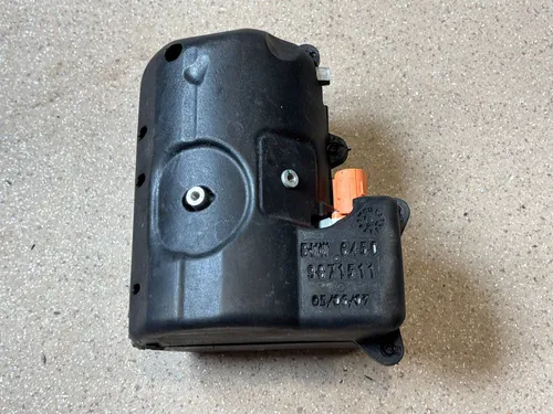 5B31E59 BMW X1 U11 Air conditioning (A/C) compressor (pump)