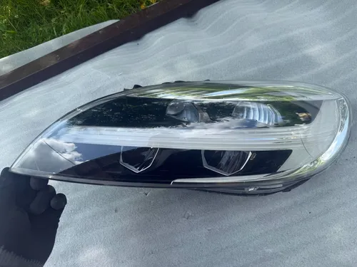 31677020 Volvo V40 Headlight/headlamp