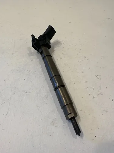 059130277bd Volkswagen Phaeton Fuel injector