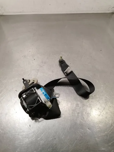 1085479 Mazda 6 Front seatbelt