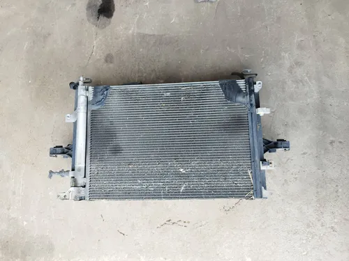 1137328081 Volvo V70 Radiator support slam panel