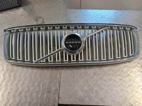31425934 Volvo XC90 Front bumper upper radiator grill