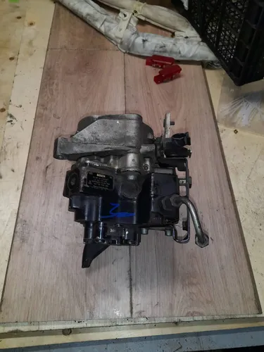 057130755G Audi A8 S8 D3 4E Fuel injection high pressure pump