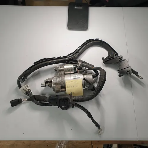 057911024 Audi Q7 4M Starter motor