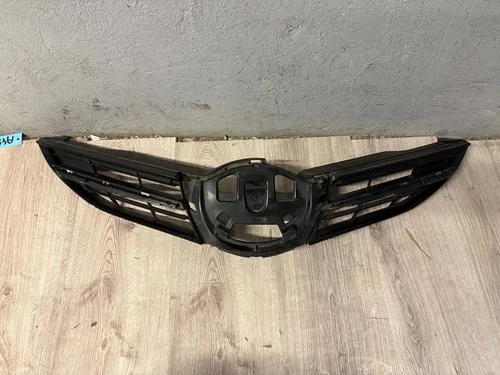 53114-02260 Toyota Auris E180 Front bumper upper radiator grill