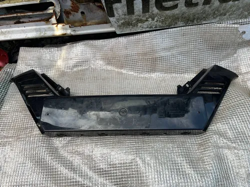 62070HV00A Nissan Qashqai Number plate surrounds holder frame