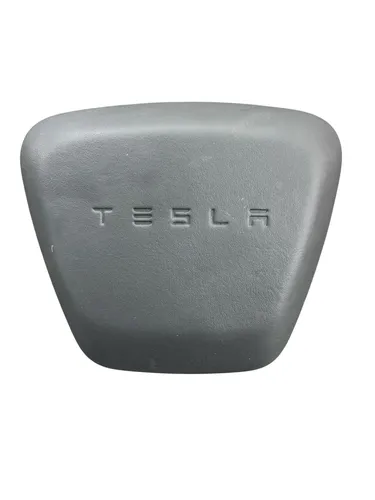 183259700A Tesla Model X Steering wheel airbag