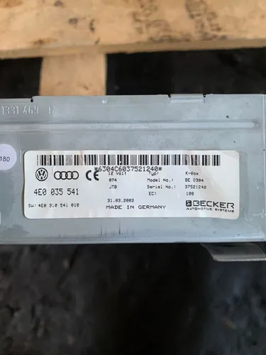 4E0035541 Audi A8 S8 D3 4E Radio/CD/DVD/GPS head unit