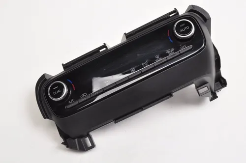 559000DP70 Toyota Yaris Climate control unit