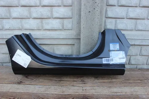 2107040 Ford Fiesta Sill
